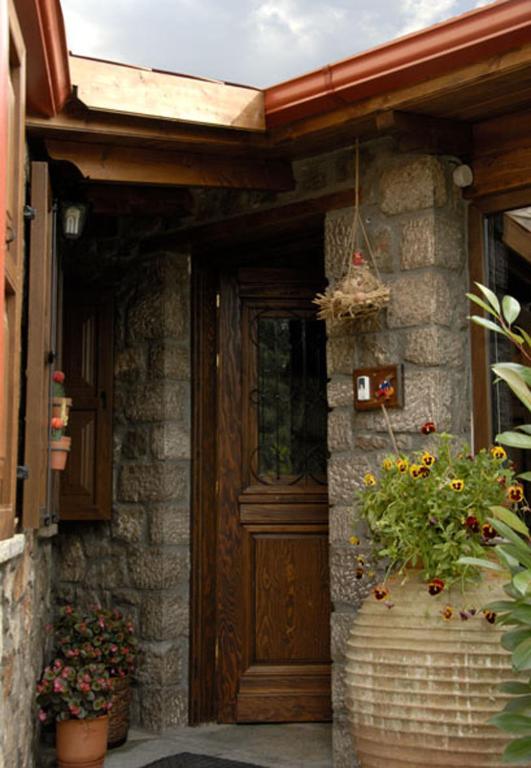 Dryas Guesthouse Полидросос Экстерьер фото